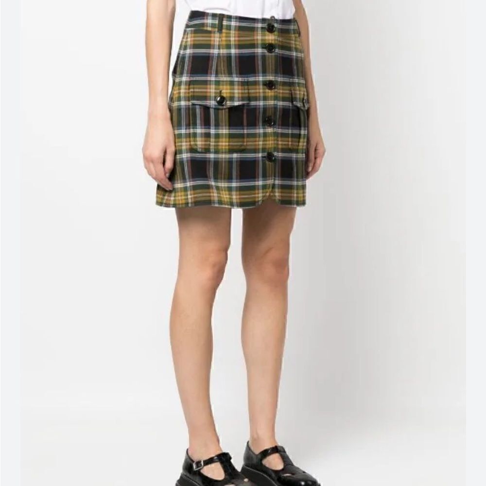 Almost Famous plaid pattern skirt with pockets